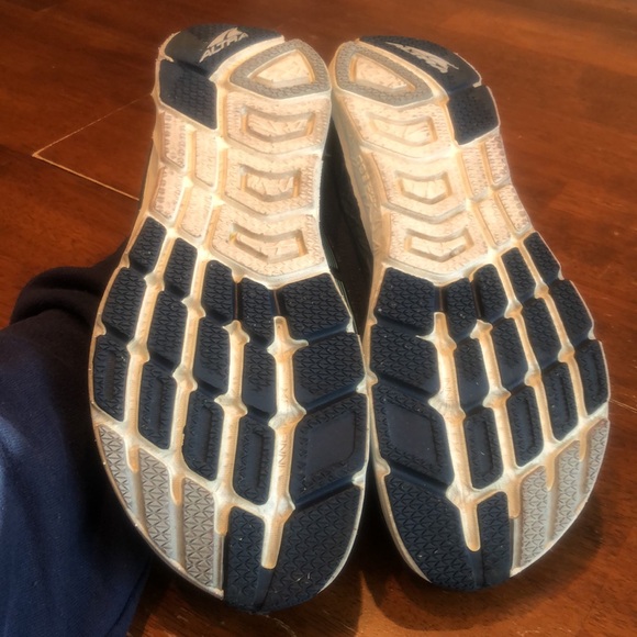 Altra Rivera 2 running shoes! Excellent condition! - Picture 4 of 6